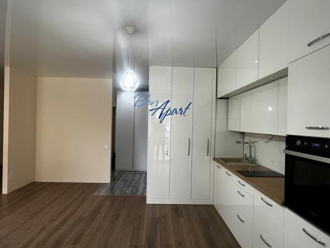 квартира за адресою Академіка Лебедєва вул., 1