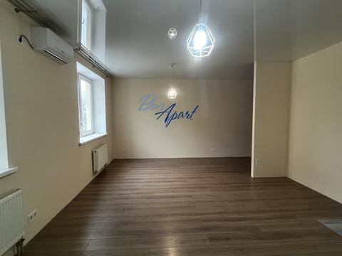 квартира за адресою Академіка Лебедєва вул., 1