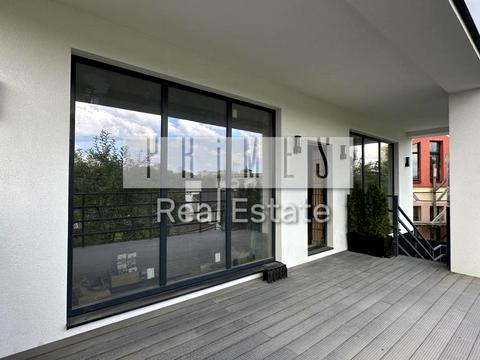 будинок за адресою Листопадна вул.