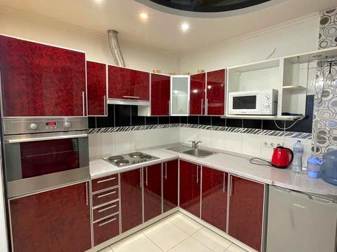 квартира за адресою Анни Ахматової вул., 13-Б