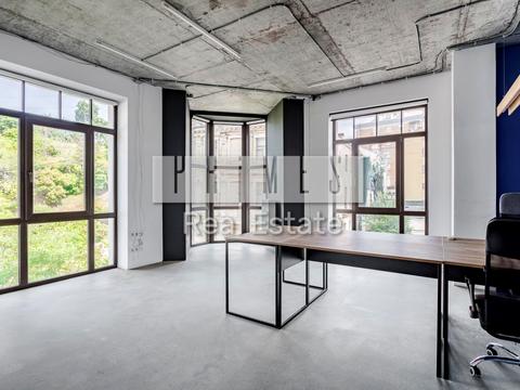 комерційна за адресою Воздвиженська вул., 51