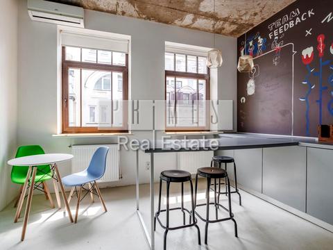 комерційна за адресою Воздвиженська вул., 51