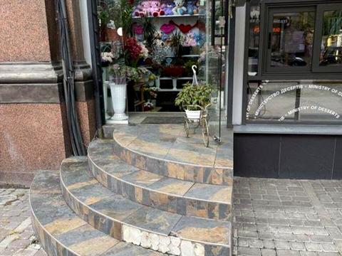 комерційна за адресою Богдана Хмельницького вул., 32