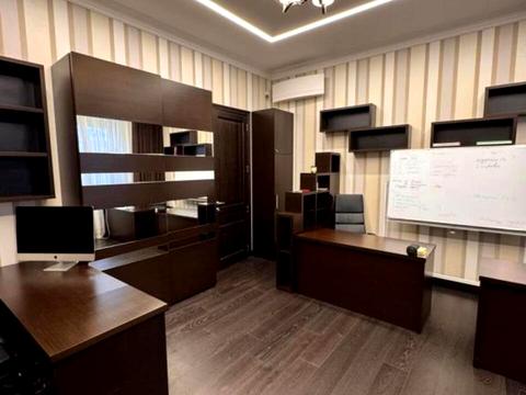 комерційна за адресою Симона Петлюри вул. (Комінтерну), 18