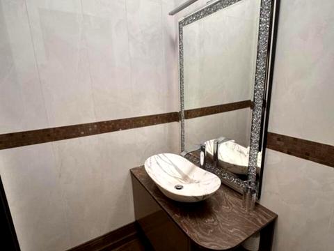 комерційна за адресою Симона Петлюри вул. (Комінтерну), 18