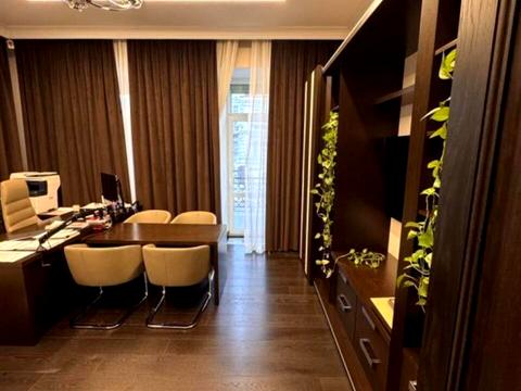 комерційна за адресою Симона Петлюри вул. (Комінтерну), 18