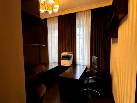 комерційна за адресою Симона Петлюри вул. (Комінтерну), 18