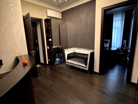 комерційна за адресою Симона Петлюри вул. (Комінтерну), 18