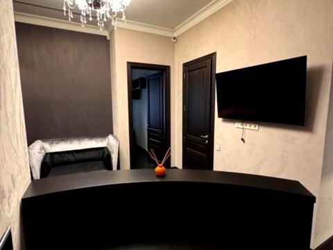 комерційна за адресою Симона Петлюри вул. (Комінтерну), 18