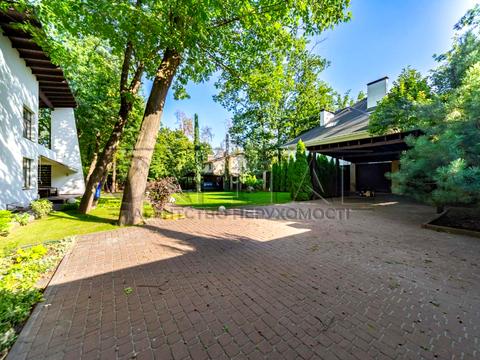 будинок за адресою Патріарха Володимира Романюка вул. (Жовтнева)