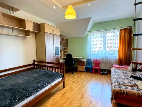 будинок за адресою Поперечна вул., 10