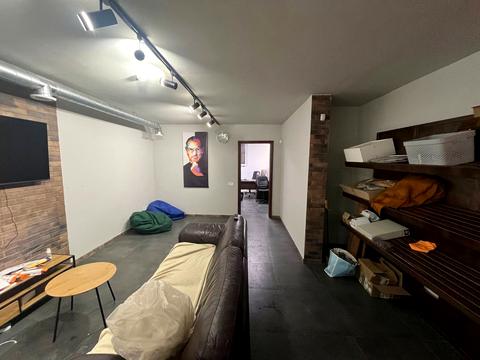 комерційна за адресою Під Голоском вул., 1