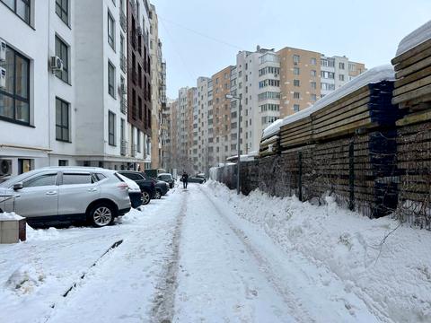 комерційна за адресою Під Голоском вул., 1