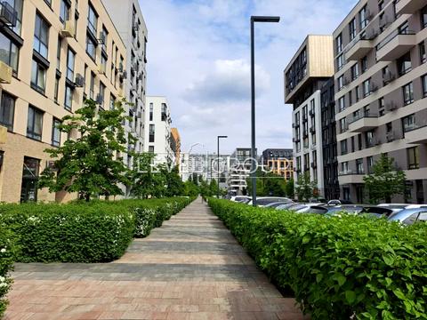 комерційна за адресою Салютна вул., 2к6