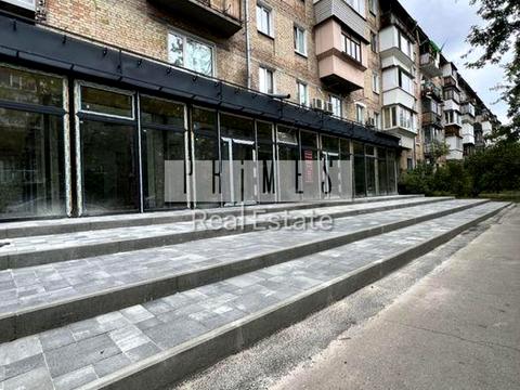 коммерческая по адресу Строителей ул., 4