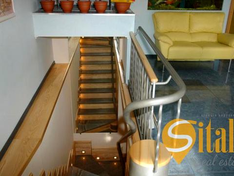 будинок за адресою Костянтина Великого вул.