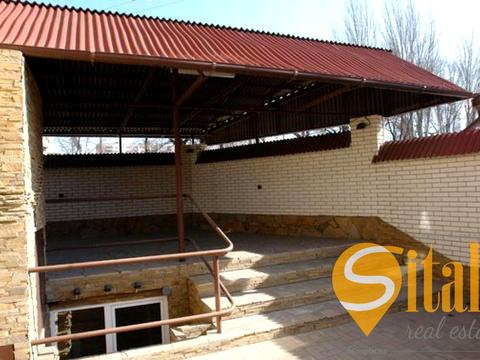 будинок за адресою Костянтина Великого вул.