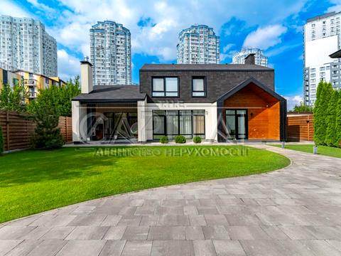 дом по адресу Садова вулиця