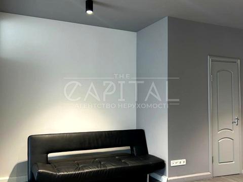 комерційна за адресою Лесі Українки бульв., 7-Б