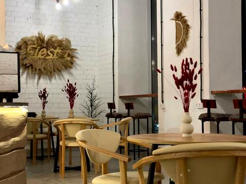 комерційна за адресою Матвія Донцова вул. (Тургенєвська), 24