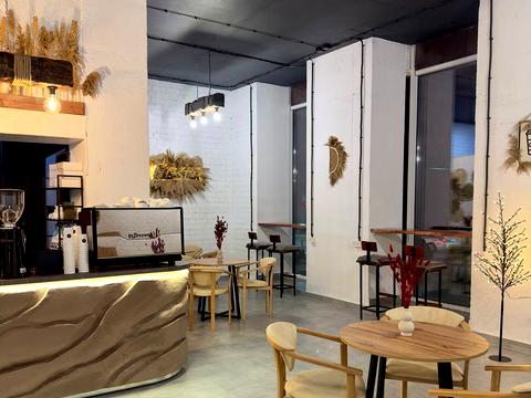 комерційна за адресою Матвія Донцова вул. (Тургенєвська), 24