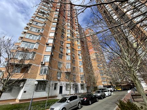 комерційна за адресою Євгена Коновальця вул. (Щорса), 32-Г