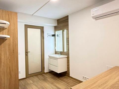 комерційна за адресою Науки просп. (Гагаріна), 112-Б