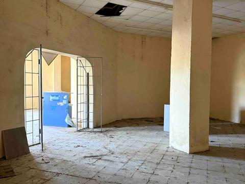 комерційна за адресою Леніна, 1/4