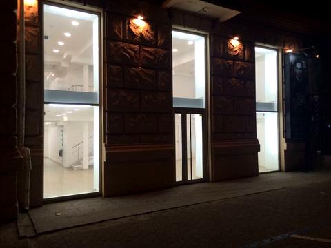 комерційна за адресою Дмитра Яворницького просп. (Карла Маркса), 54