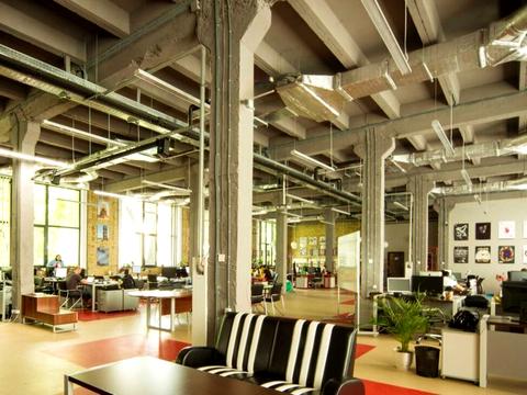 комерційна за адресою Польова вул., 21