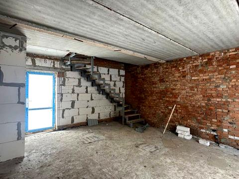 будинок за адресою Володимира Івасюка вул.