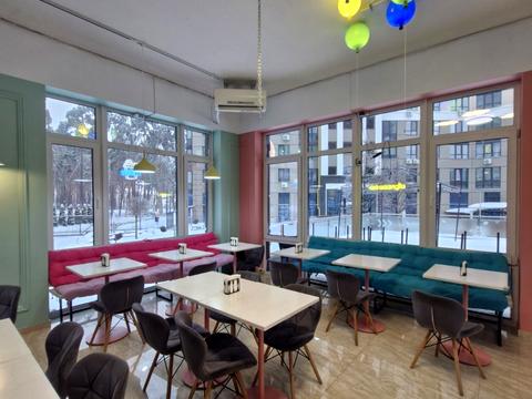 комерційна за адресою Університетська вул., 3