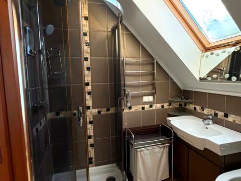 будинок за адресою Золоті Ключі