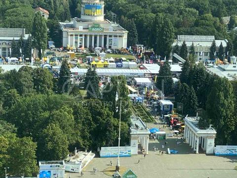 комерційна за адресою Васильківська вул., 100-А