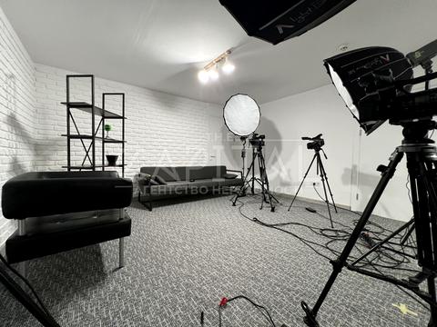 комерційна за адресою Шовковична вул., 24