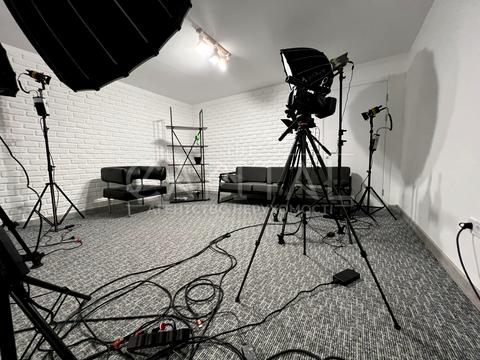 комерційна за адресою Шовковична вул., 24