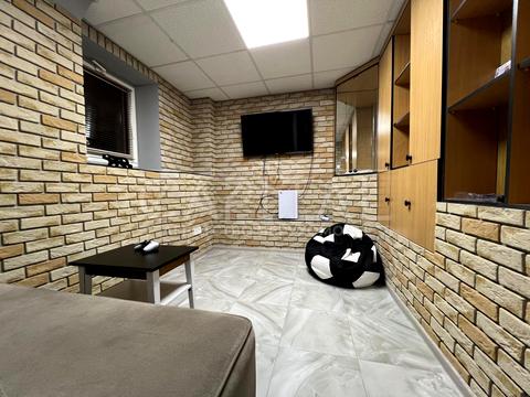 комерційна за адресою Шовковична вул., 24