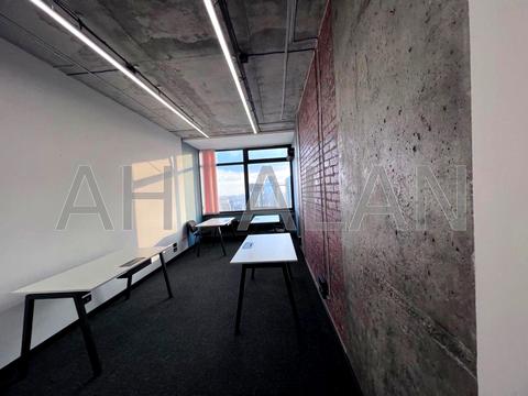 комерційна за адресою Євгена Коновальця вул. (Щорса), 44-А