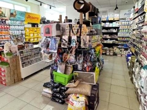 комерційна за адресою Авіаконструктора Антонова вул., 35