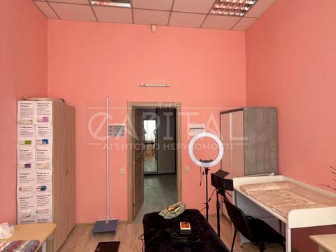 комерційна за адресою Київ, Срібнокільська вул., 12