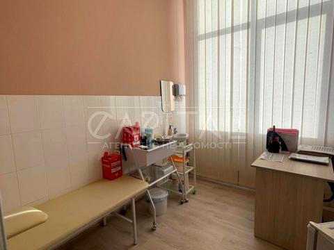 комерційна за адресою Київ, Срібнокільська вул., 12