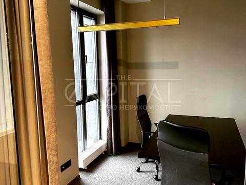 комерційна за адресою Антоновича вул. (Горького), 44