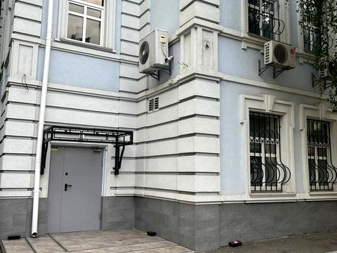 комерційна за адресою Саксаганського вул., 111-А