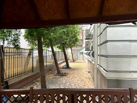 комерційна за адресою Саксаганського вул., 111-А