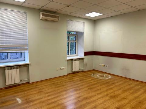 комерційна за адресою Саксаганського вул., 111-А