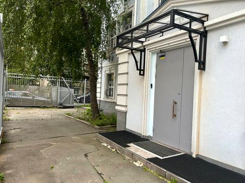 комерційна за адресою Саксаганського вул., 111-А