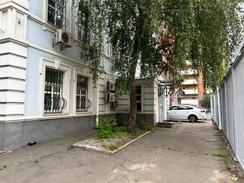 комерційна за адресою Саксаганського вул., 111-А