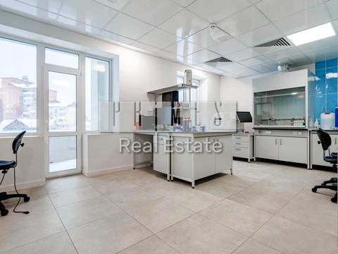 комерційна за адресою Доківська вул., 10, к8