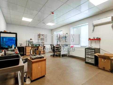 комерційна за адресою Доківська вул., 10, к8