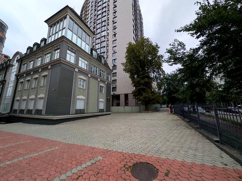 комерційна за адресою Василя Тютюнника вул. (Анрі Барбюса), 28б